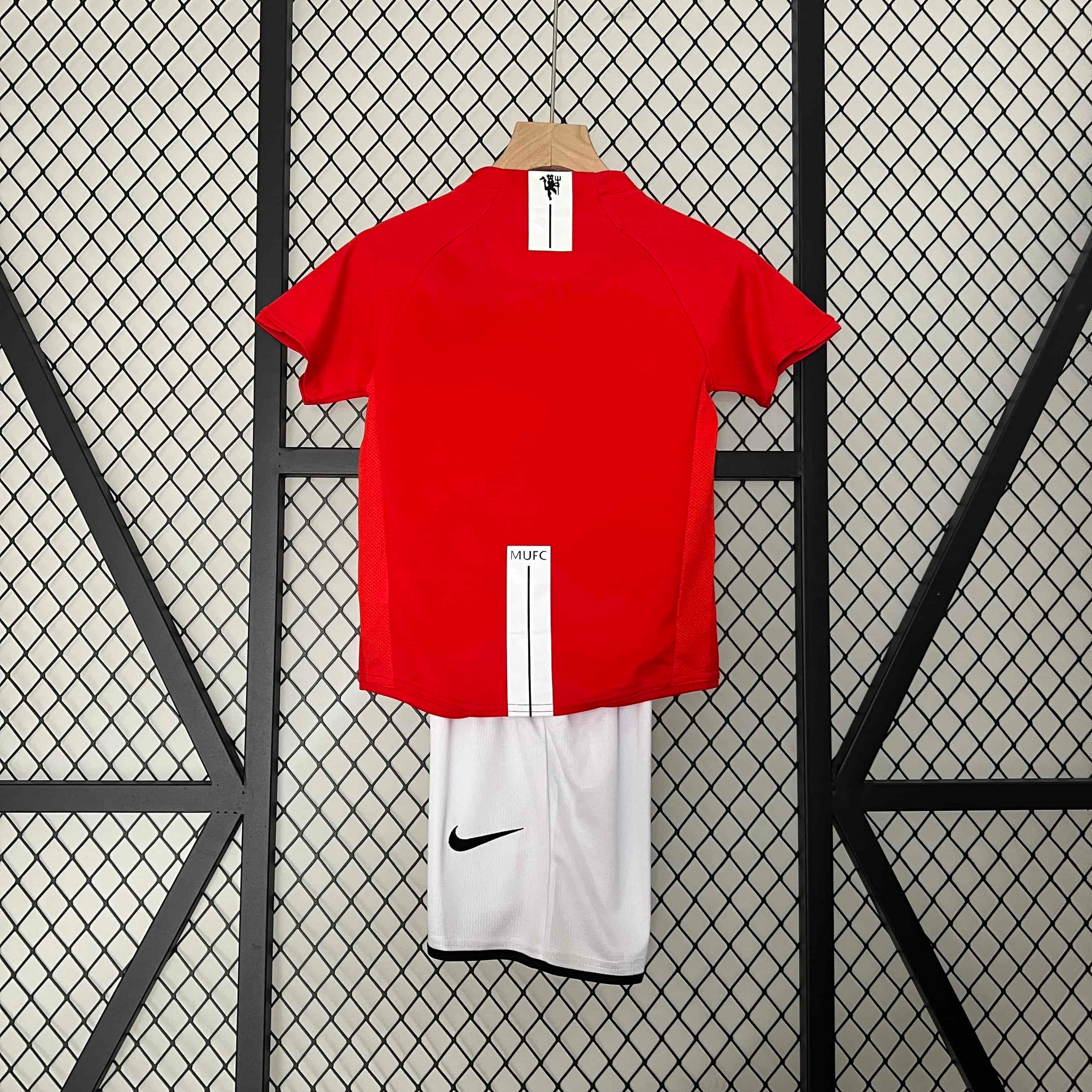 Manchester United home kit 2008 Kids